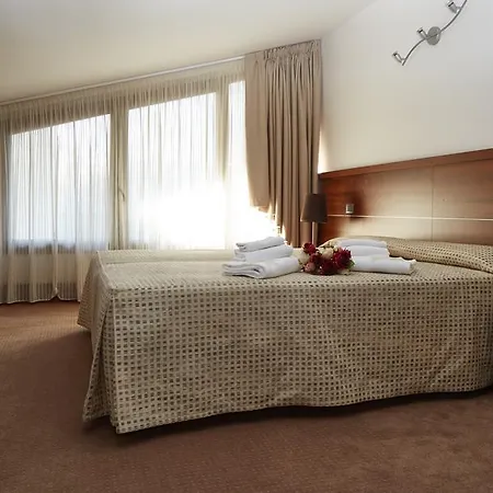 Green Garden Apartament Апартаменты *